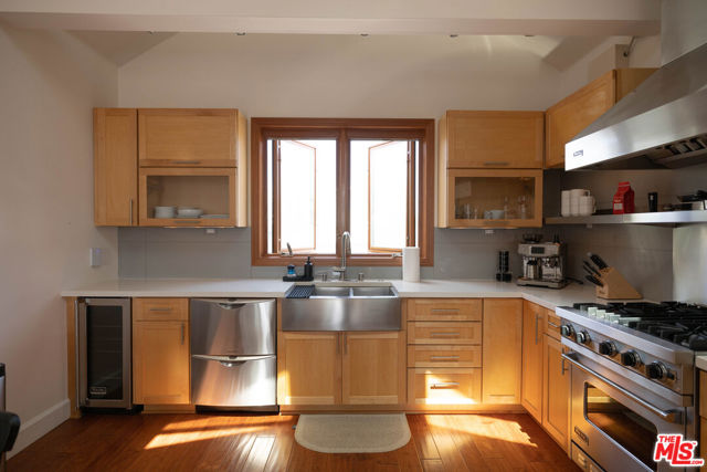 6644 Vista Del Mar, Playa del Rey CA: https://media.crmls.org/mediaz/69e66706-5217-4bfc-a8f6-36f6df735529.jpg
