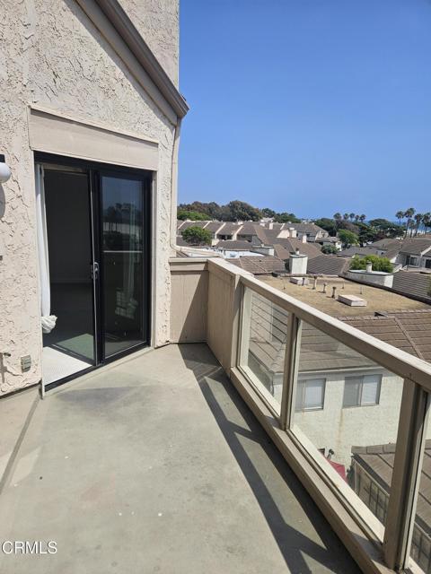 612 Island View Circle, Port Hueneme CA: https://media.crmls.org/mediaz/69e6a24f-ce05-4362-8580-798aec0a3f4a.jpg