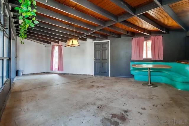 3518 Isla Vista Dr, San Diego CA: https://media.crmls.org/mediaz/69e6dcf0-8743-411c-99e9-52c6bf6d0322.jpg