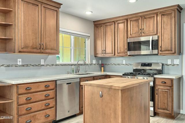 1209 Rosewood Avenue, Camarillo CA: https://media.crmls.org/mediaz/69e7ceac-b4ee-44cd-8929-8c9e5f09b95d.jpg