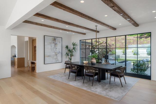 6260 Waverly Avenue, La Jolla CA: https://media.crmls.org/mediaz/69e83c13-a361-42e9-a193-ca73153e72bb.jpg