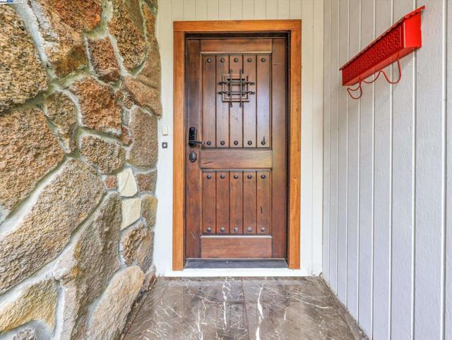 Image 39 of 60 For 2755 Sheffield Pl