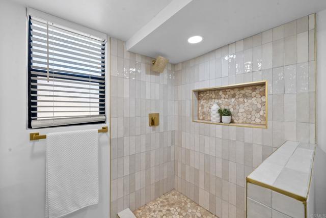 Detail Gallery Image 8 of 42 For 4152 Epsilon St, San Diego,  CA 92113 - 3 Beds | 2 Baths