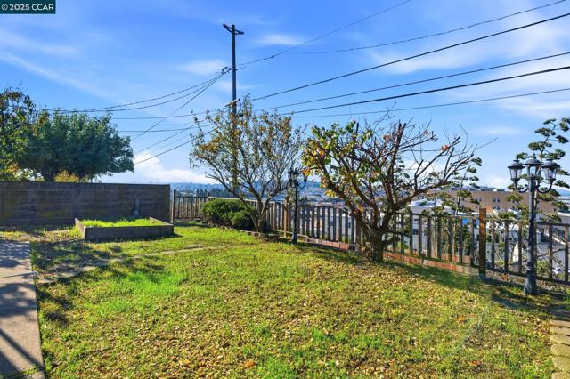 931 N Camino Alto Drive, Vallejo CA: https://media.crmls.org/mediaz/69e9aac8-3187-4cd9-bf31-525b4fc9e9a6.jpg