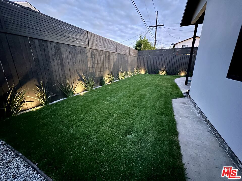 https://media.crmls.org/mediaz/69e9cd25-4b7e-4cb5-b47c-d2f91f686acd.jpg?preset=X-Large