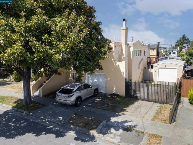 535 34th Street, Richmond CA: https://media.crmls.org/mediaz/69e9d024-48ed-4af9-a629-7fd5c6f5ff59.jpg