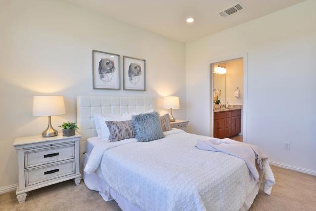 3917 Pyramid Way, Mountain View CA: https://media.crmls.org/mediaz/69e9f4f3-ee0d-48e0-b145-c12743fe719a.jpg