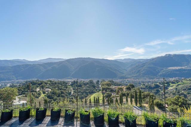 304 Country Club, Carmel Valley CA: https://media.crmls.org/mediaz/69ea51cd-cd87-44a8-9def-7fc8bb48440d.jpg