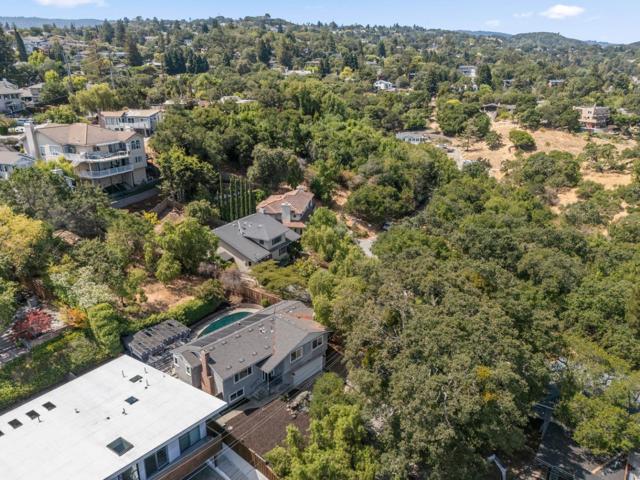 3729 Laurel Way, Redwood City CA: https://media.crmls.org/mediaz/69eac568-41ba-490b-bce6-f7dce0cb9e09.jpg