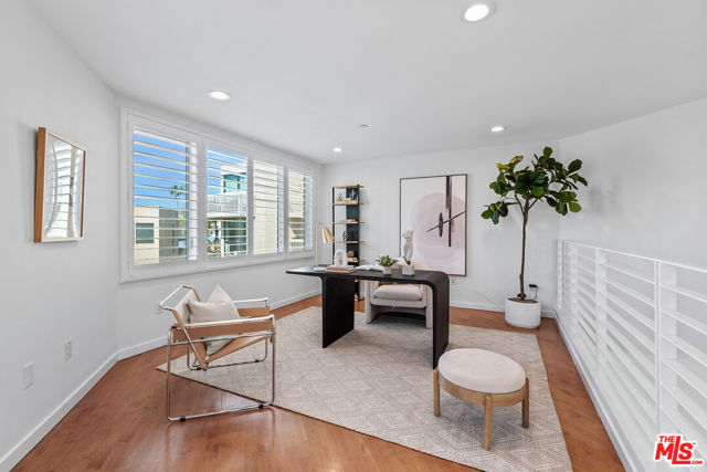 7301 Vista Del Mar, Playa del Rey CA: https://media.crmls.org/mediaz/69eaf467-75c0-49ca-87f0-afcc723d0025.jpg