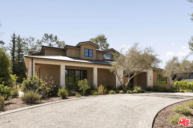 5287 Round Meadow Road, Hidden Hills CA: https://media.crmls.org/mediaz/69ebbe22-d1b0-4441-ad03-ce3b4743ad20.jpg