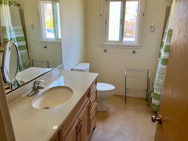 7 Valdez Lane, Watsonville CA: https://media.crmls.org/mediaz/69ebdac3-e66a-4793-88c8-a9c1a5de16f4.jpg