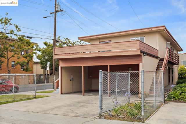 3802 Shafter Ave, Oakland CA: https://media.crmls.org/mediaz/69ec2aab-4a08-4174-ba94-6aadbaa01fe1.jpg