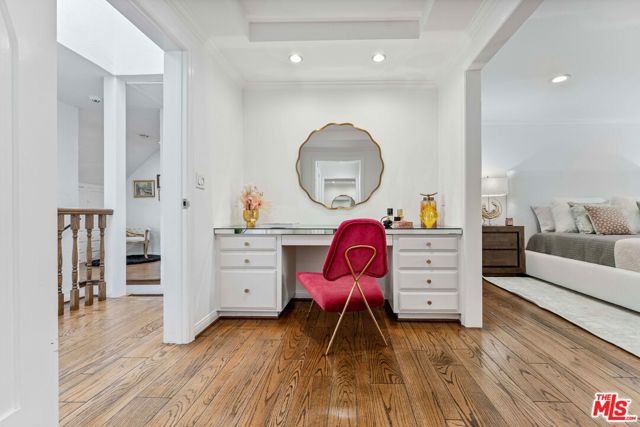 217 17th Street, Santa Monica CA: https://media.crmls.org/mediaz/69ec2fee-42e9-4cda-ab66-9b2b58025b33.jpg
