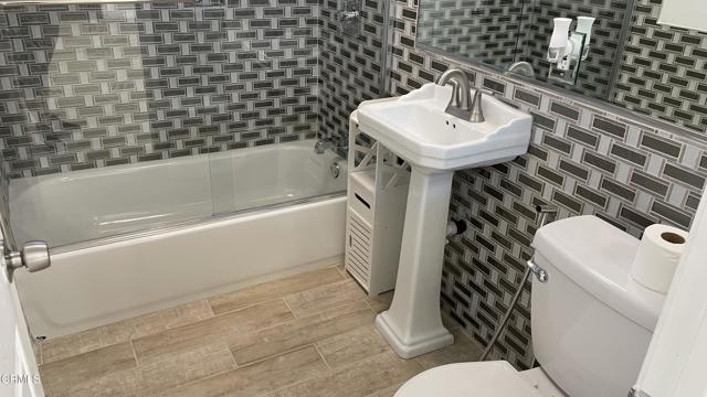 862 Sunset Avenue, Pasadena CA: https://media.crmls.org/mediaz/69ec4b54-c609-4041-9ada-f51f85dbf958.jpg