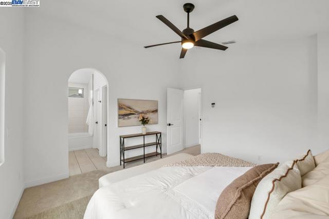 9193 Bungalow Way, Elk Grove CA: https://media.crmls.org/mediaz/69ec9078-5c00-4b16-a27c-662182638500.jpg