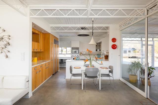 811 Di Giorgio Road, Borrego Springs CA: https://media.crmls.org/mediaz/69eca467-72f2-42df-b50b-46a1950e40fd.jpg