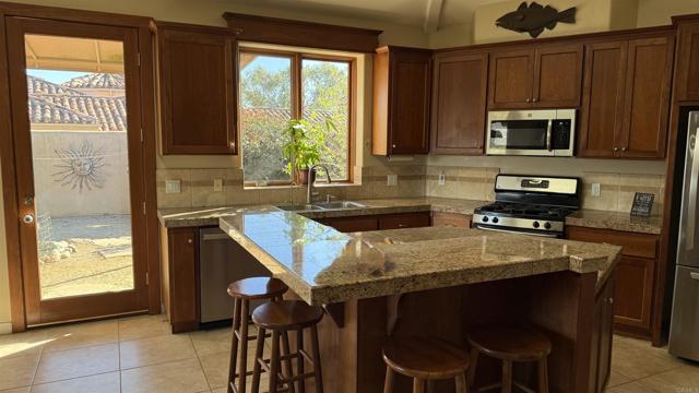 1707 Santa Margarita Drive, Fallbrook CA: https://media.crmls.org/mediaz/69ed5d7c-39b4-4281-8213-1c8b40cb5a54.jpg