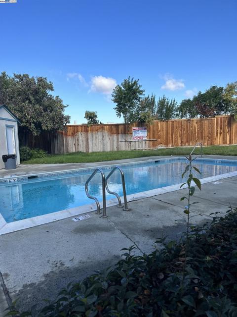 3670 Silver Oaks Way, Livermore CA: https://media.crmls.org/mediaz/69ef095d-bb3e-4816-b34a-1f4f2749eff0.jpg