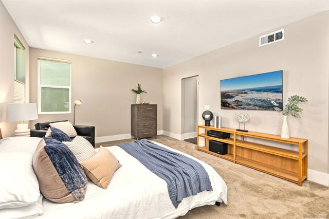 3979 Shasta St, San Diego CA: https://media.crmls.org/mediaz/69ef5029-8deb-41ab-afdb-b92853605594.jpg