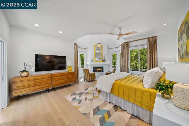 33 Los Arabis Circle, Lafayette CA: https://media.crmls.org/mediaz/69efec32-607d-40fa-9554-d80f1de82432.jpg