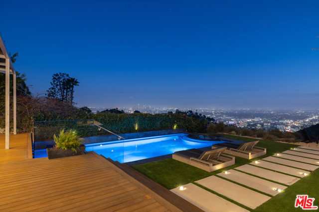 2511 Carman Crest Drive, Los Angeles CA: https://media.crmls.org/mediaz/69f02043-7725-40f7-886f-e45c5d6b2b8c.jpg