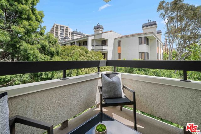 2122 Century Park Lane, Los Angeles CA: https://media.crmls.org/mediaz/69f11398-dcf1-40b2-aecc-ced29350b515.jpg