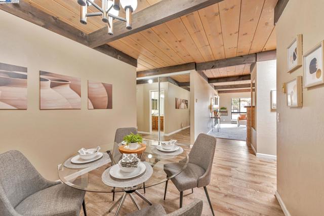 39090 Presidio Way, Fremont CA: https://media.crmls.org/mediaz/69f15ae4-c670-4e17-bf7d-b40fd37c1513.jpg