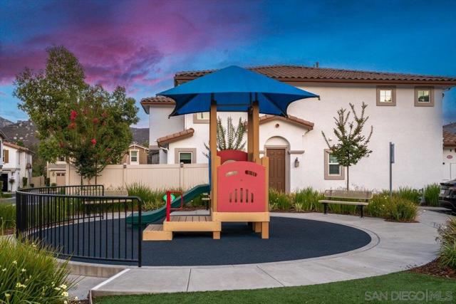 13214 Spring Mountain Rd, Lakeside CA: https://media.crmls.org/mediaz/69f19146-dd76-4f84-9832-f44974554fe8.jpg