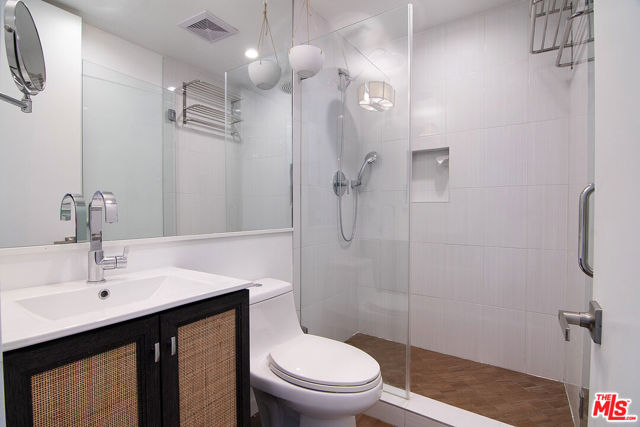 1623 S Bedford Street, Los Angeles CA: https://media.crmls.org/mediaz/69f1e8d5-5c6e-4653-9d94-69963f4fa5b2.jpg
