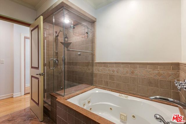 4385 Camellia Avenue, Studio City CA: https://media.crmls.org/mediaz/69f2d134-3b52-4ed2-975c-11636cd5c5ed.jpg