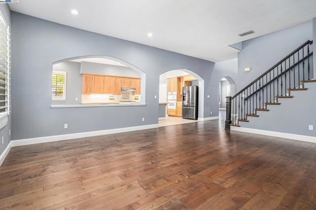 Image 4 of 27 For 1001 Songwood Rd