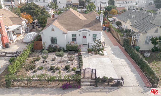 1026 Westchester Place, Los Angeles CA: https://media.crmls.org/mediaz/69f30617-ac55-44a0-bd8d-3b56ddd9fc6b.jpg