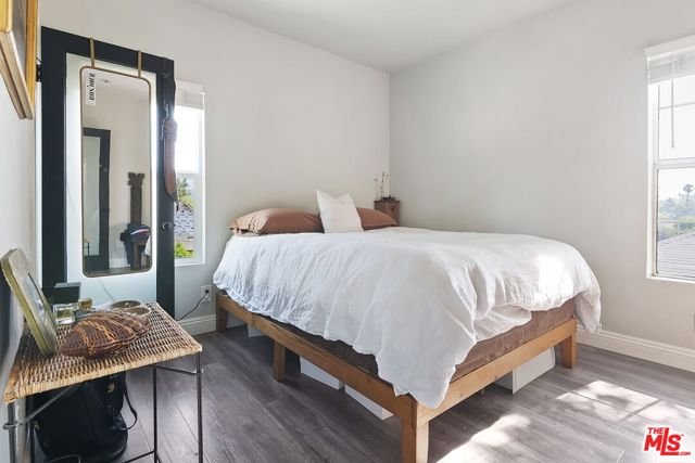 5375 Raphael Street, Los Angeles CA: https://media.crmls.org/mediaz/69f33fb6-16af-4e11-a25b-c9df482b7d78.jpg