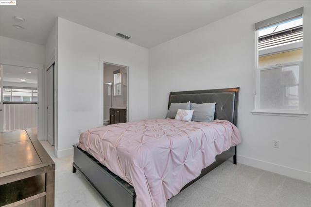 2281 Garden Farms Ave, Lathrop CA: https://media.crmls.org/mediaz/69f36779-c197-4d2f-ba14-f961ff9077f7.jpg