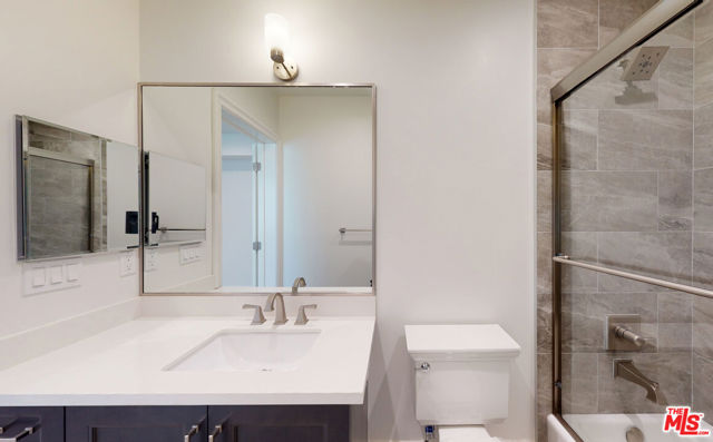 8700 Chalmers Drive, Los Angeles CA: https://media.crmls.org/mediaz/69f3b2da-45d3-4010-83de-18d86a777d3a.jpg