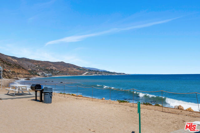 26664 Seagull Way, Malibu CA: https://media.crmls.org/mediaz/69f3c566-2523-49e5-a2fb-1350c0d2c90d.jpg