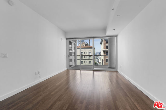 6250 Hollywood Boulevard, Los Angeles CA: https://media.crmls.org/mediaz/69f3db76-2101-45a1-869b-41eaff9f1079.jpg