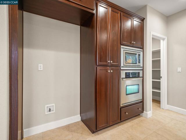 929 Painted Shore Court, Oakley CA: https://media.crmls.org/mediaz/69f3f324-ff20-4cce-8ab6-bf90e7ef0957.jpg