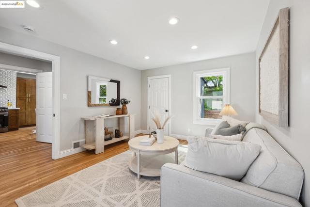 Image 15 of 56 For 4015 Rhoda Ave