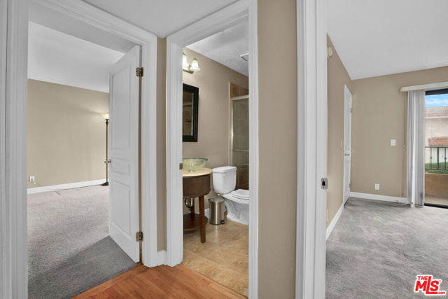 1633 S Bentley Avenue, West Los Angeles CA: https://media.crmls.org/mediaz/69f4934f-38c0-4825-acae-b7ee337db4a9.jpg