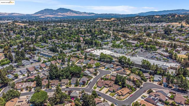 1039 Village Oaks Drive, Martinez CA: https://media.crmls.org/mediaz/69f4fdc9-00a8-428a-91d2-d0982c4d6560.jpg