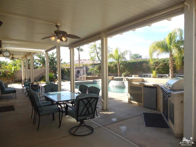 43541 Parkway Esplanade E, La Quinta CA: https://media.crmls.org/mediaz/69f51910-c52f-4342-b86c-70bb5e988a05.jpg