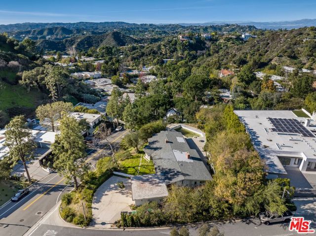 1950 Loma Vista Drive photo 2