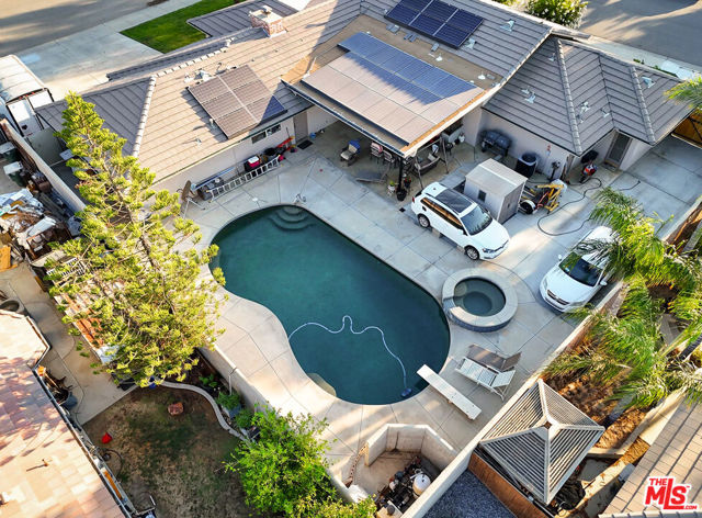 7200 Clifftop Way, Bakersfield CA: https://media.crmls.org/mediaz/69f53d5d-a696-4f60-9e6b-c95169258ed8.jpg