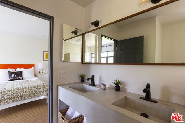 2500 Carman Crest Drive, Los Angeles CA: https://media.crmls.org/mediaz/69f56013-0f09-4167-a2c5-8b424175e8b9.jpg