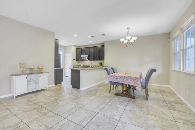 7934 Spanish Oak Circle, Gilroy CA: https://media.crmls.org/mediaz/69f58865-db52-4089-8189-68f5ea244fbc.jpg
