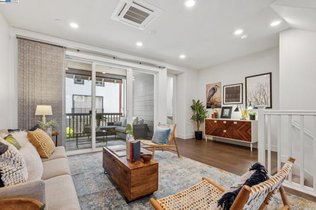 1815 Balsa St, Alameda CA: https://media.crmls.org/mediaz/69f61076-f81d-47ef-9df8-fbb326835290.jpg