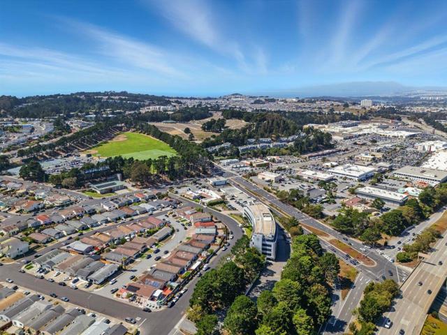 381 Half Moon Lane, Daly City CA: https://media.crmls.org/mediaz/69f6aea6-6459-4ae2-85ca-85f3c65da895.jpg