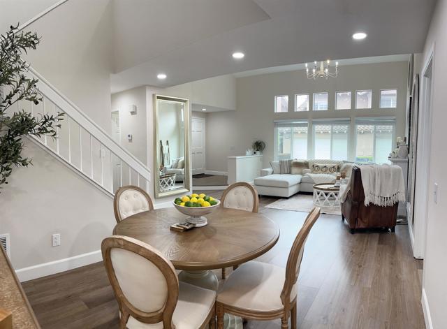 Detail Gallery Image 16 of 41 For 13425 via Almeria, Tustin,  CA 92782 - 3 Beds | 2/1 Baths